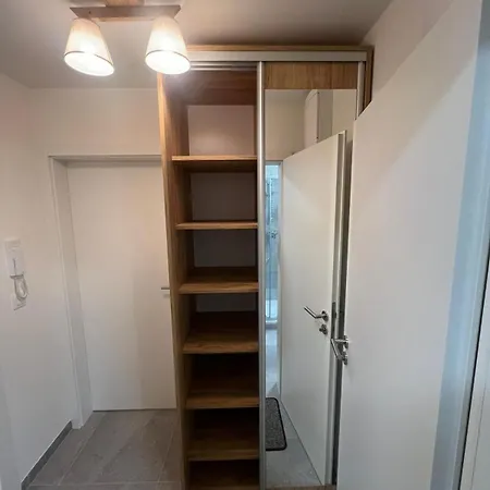 Charming Near Prague Airport 아파트 Tuchomerice
