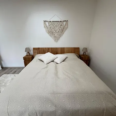 Daire Charming Near Prague Airport Tuchomerice