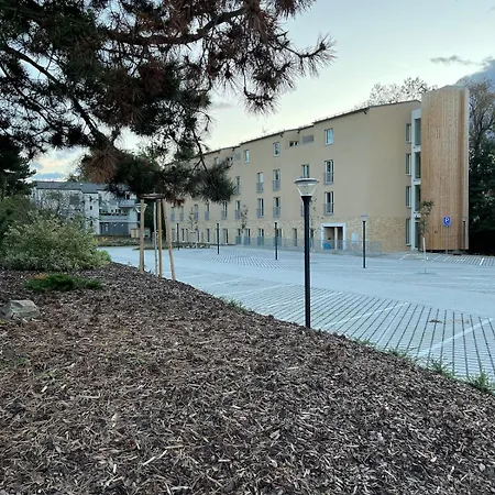 Charming Near Prague Airport Tuchomerice