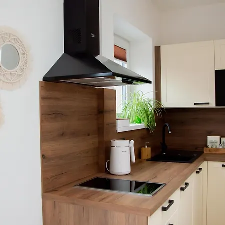 Charming Near Prague Airport * Tuchomerice