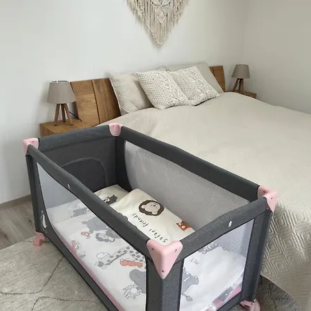 Charming Near Prague Airport アパート *